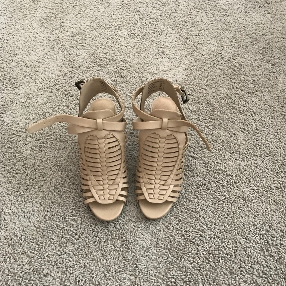 Block heels size 6. American Eagle